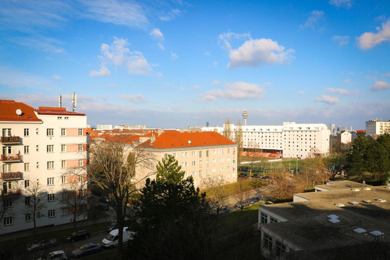 Charming Apartment: Only 10 Minutes To The Center Wina Bagian luar foto