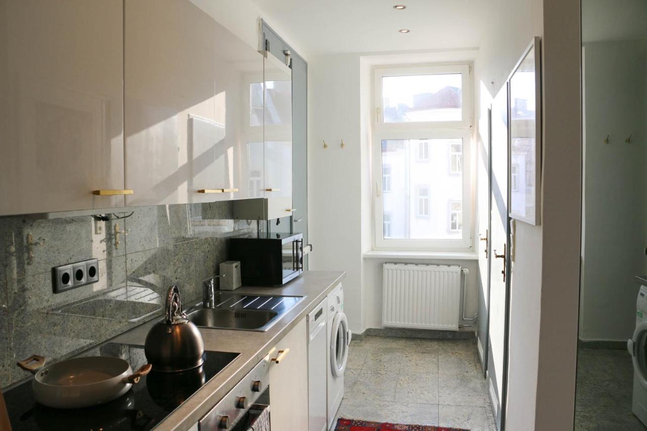 Charming Apartment: Only 10 Minutes To The Center Wina Bagian luar foto