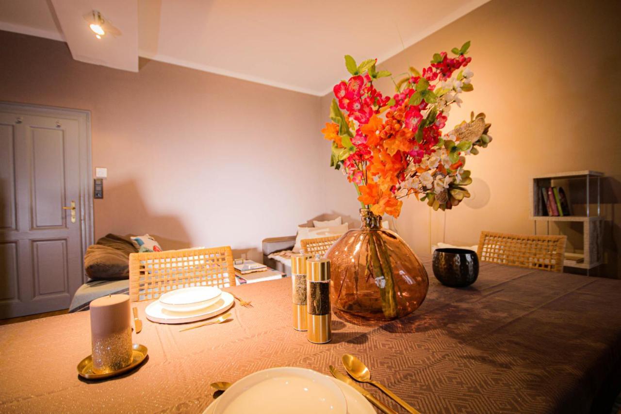 Charming Apartment: Only 10 Minutes To The Center Wina Bagian luar foto