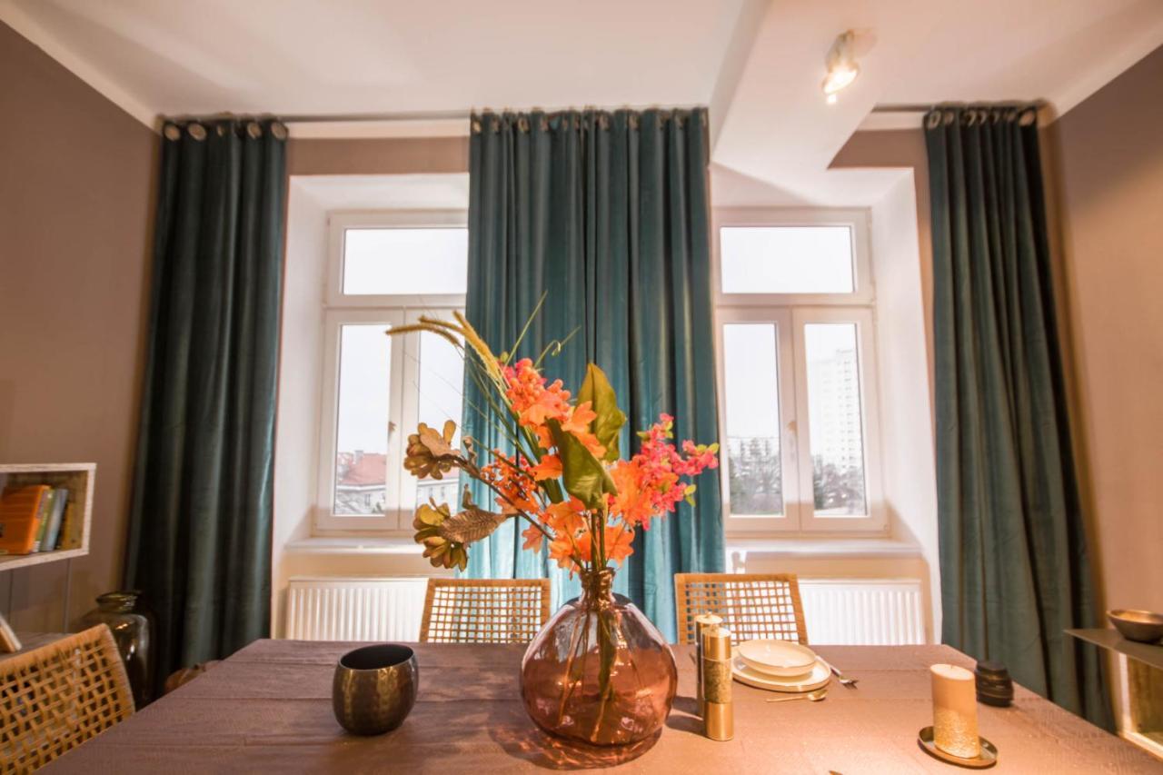 Charming Apartment: Only 10 Minutes To The Center Wina Bagian luar foto