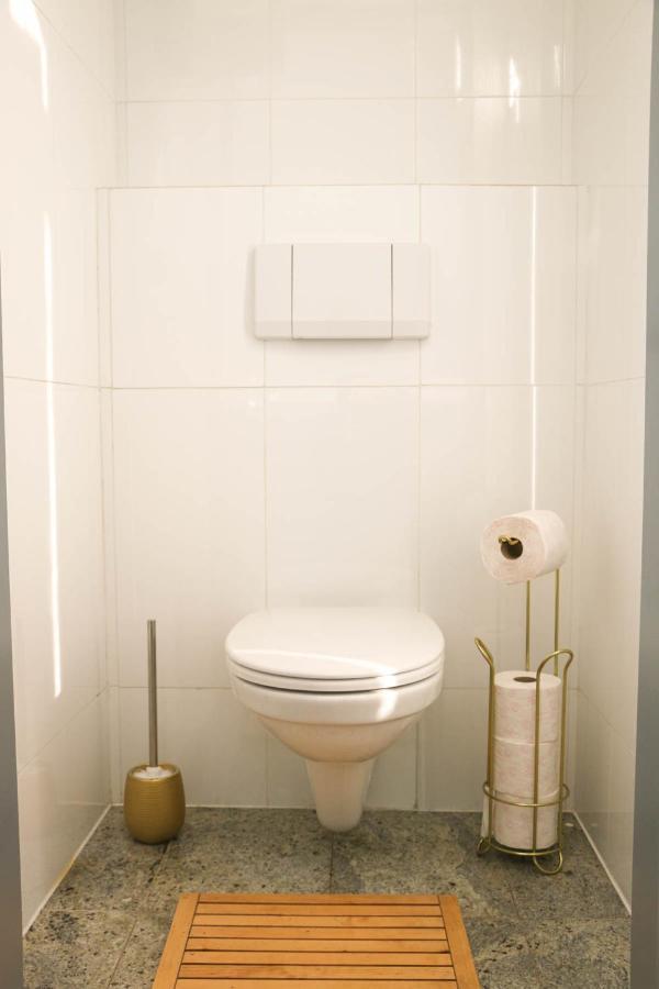 Charming Apartment: Only 10 Minutes To The Center Wina Bagian luar foto