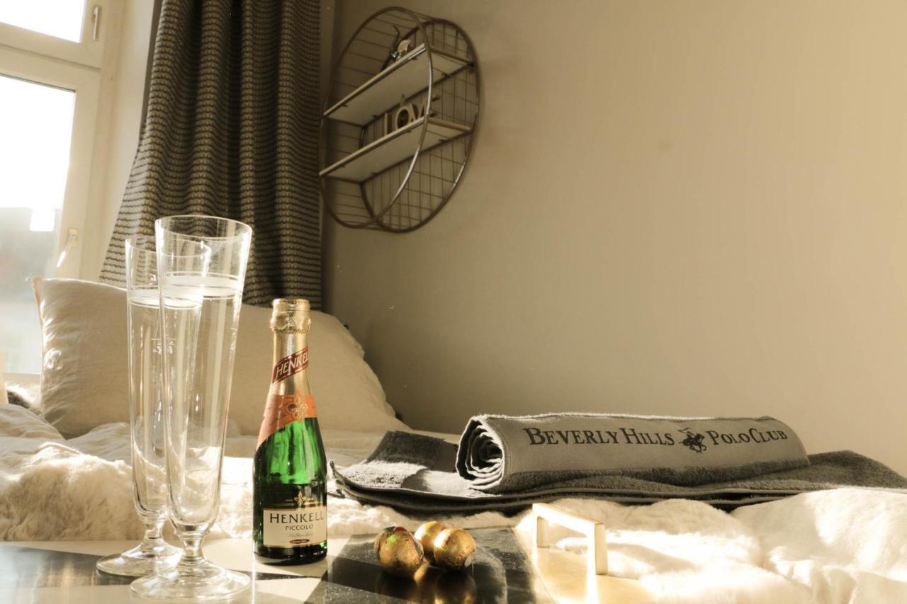 Charming Apartment: Only 10 Minutes To The Center Wina Bagian luar foto